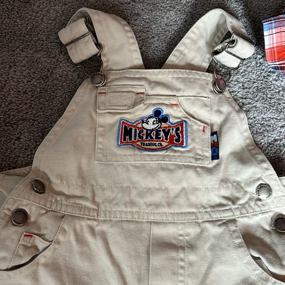 Disney outfit - Picture 2 of 10